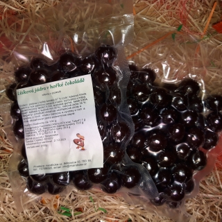 Lísková jádra v polevě z hořké čokolády 250g